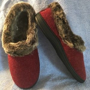Acorn Chinchilla Slippers